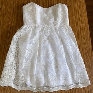 NWT White floral lace sun dress w/open back